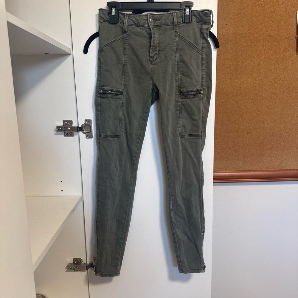 Women’s Zipper Detail Cargo Pants